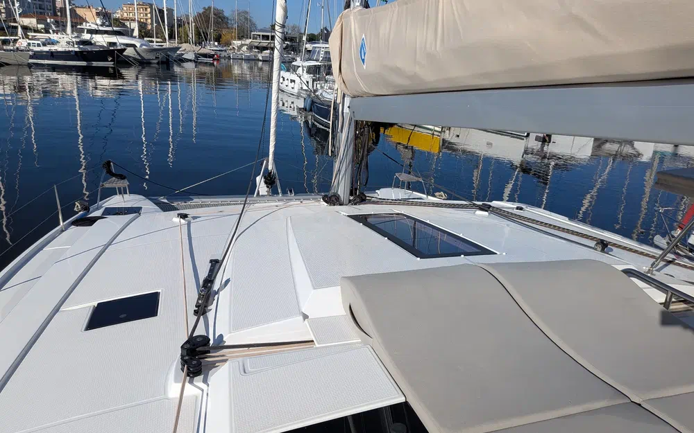 slider 30 Fountaine Pajot Astrea 42