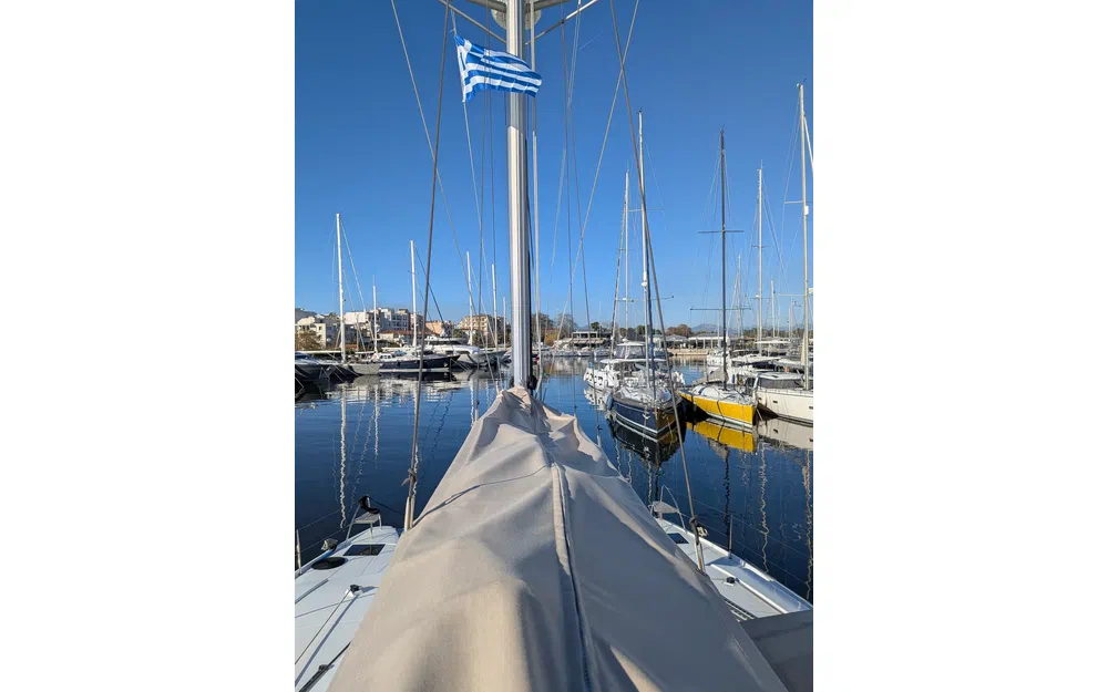 slider 32 Fountaine Pajot Astrea 42