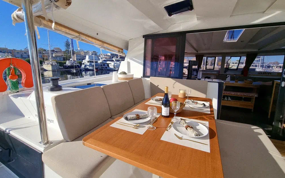 slider 39 Fountaine Pajot Astrea 42