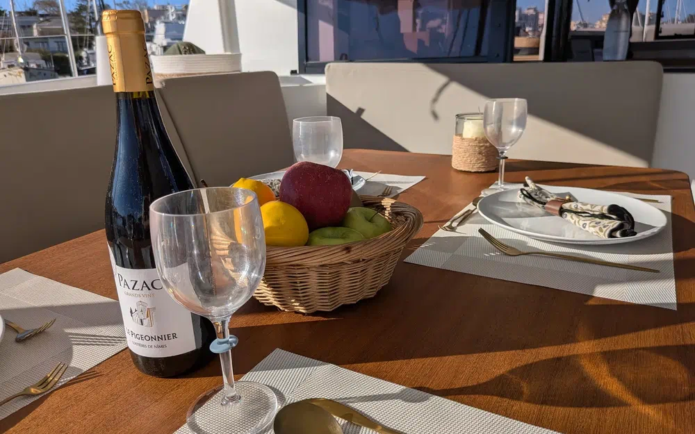 slider 40 Fountaine Pajot Astrea 42