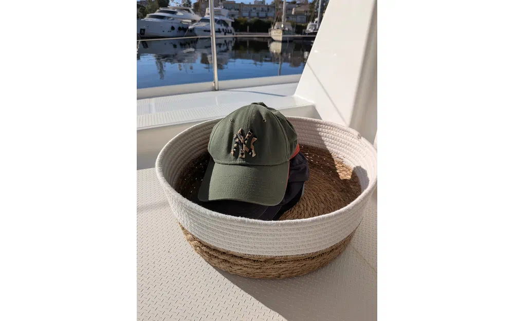 slider 42 Fountaine Pajot Astrea 42