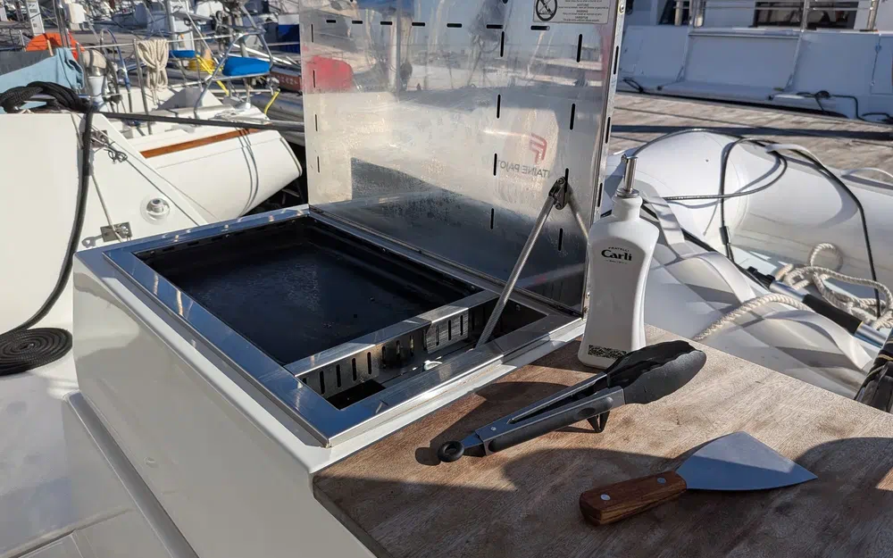 slider 43 Fountaine Pajot Astrea 42