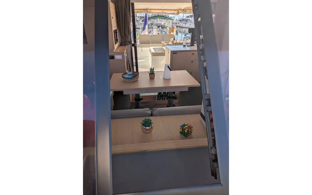 slider 62 Fountaine Pajot Astrea 42