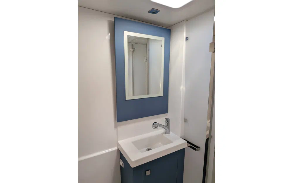 slider 74 Fountaine Pajot Astrea 42