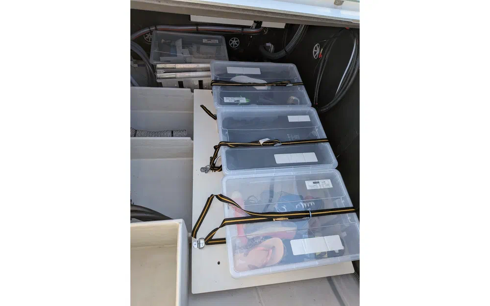 slider 81 Fountaine Pajot Astrea 42