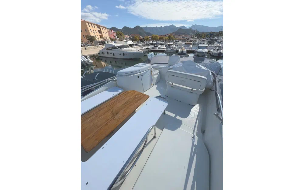 slider 6 Cranchi Atlantique 40 Fly