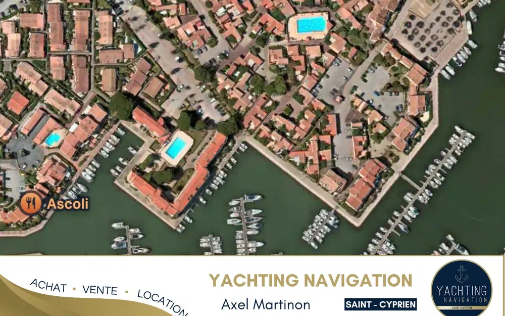 slider 0 Place de port Saint Cyprien