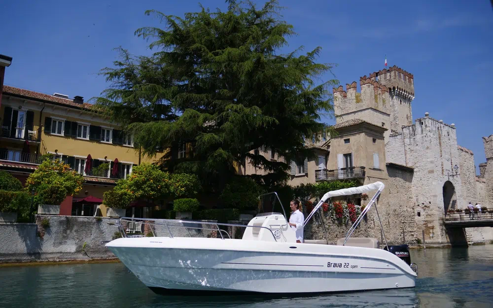 slider 6 Mingolla Brava 22