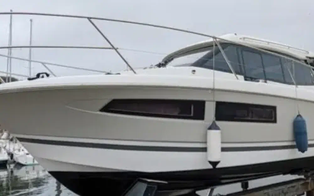 slider 0 Jeanneau NC 9