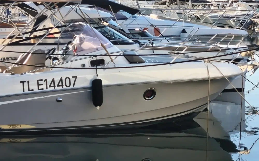 slider 4 Beneteau Flyer 750 Sun Deck