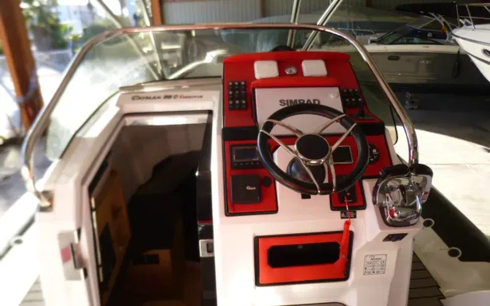 slider 10 Ranieri Cayman 38 Executive