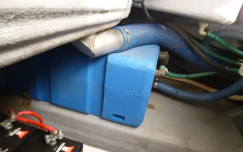 slider 26 Ranieri Cayman 38 Executive