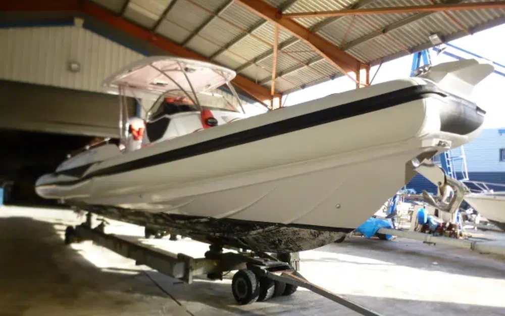 slider 1 Ranieri Cayman 38 Executive