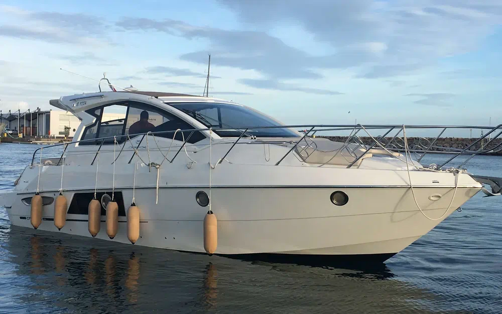 slider 10 Cranchi M 38 Hard Top