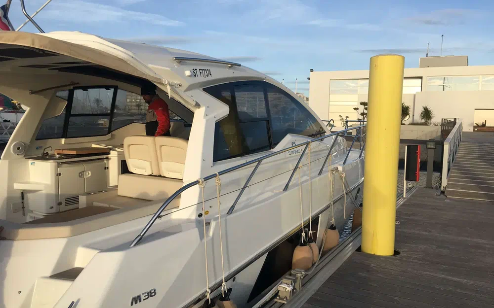 slider 6 Cranchi M 38 Hard Top