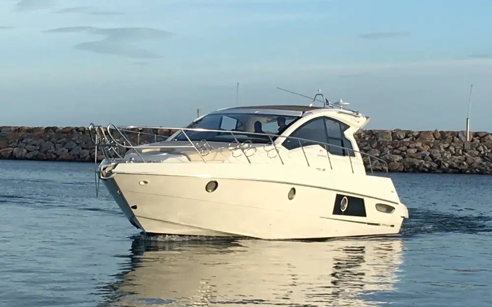 slider 8 Cranchi M 38 Hard Top