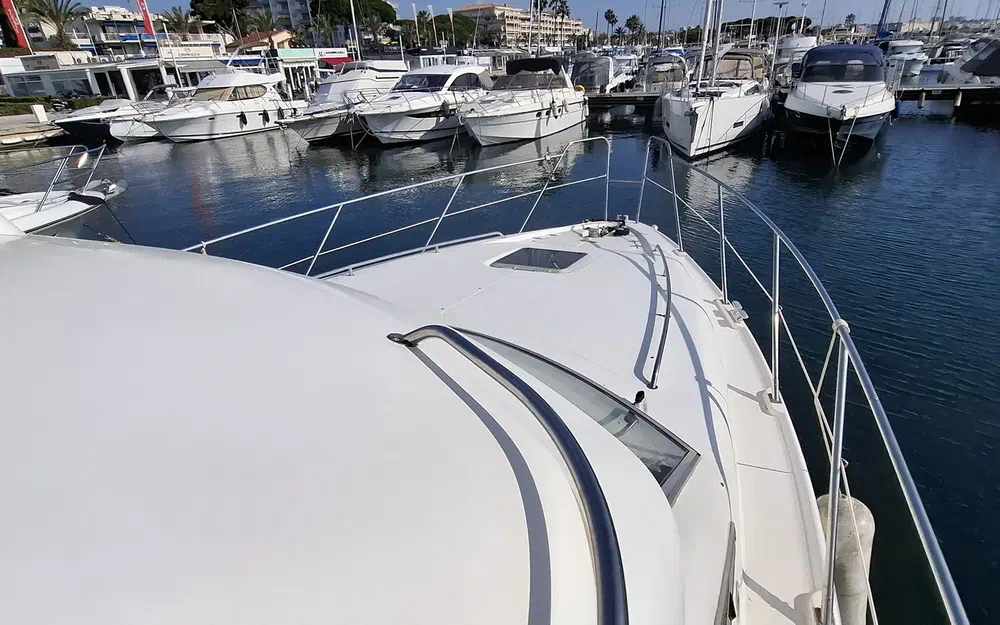 slider 20 Sealine 360