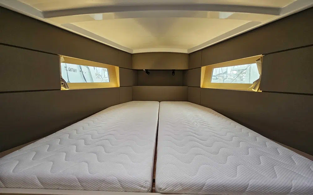 slider 16 Beneteau Oceanis 38.1