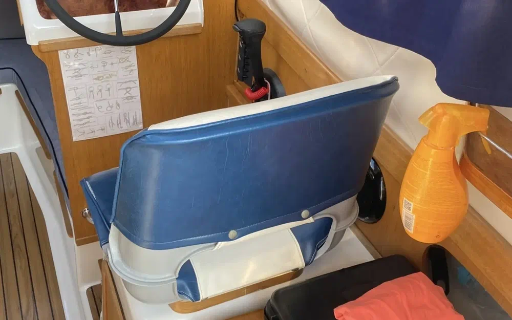 slider 12 Quicksilver 650 Cruiser