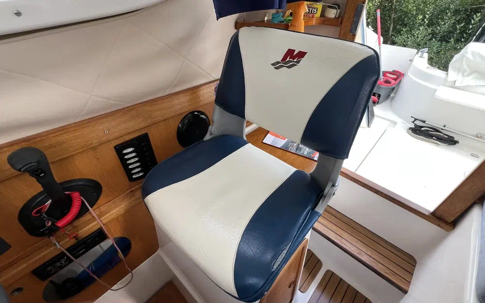 slider 13 Quicksilver 650 Cruiser