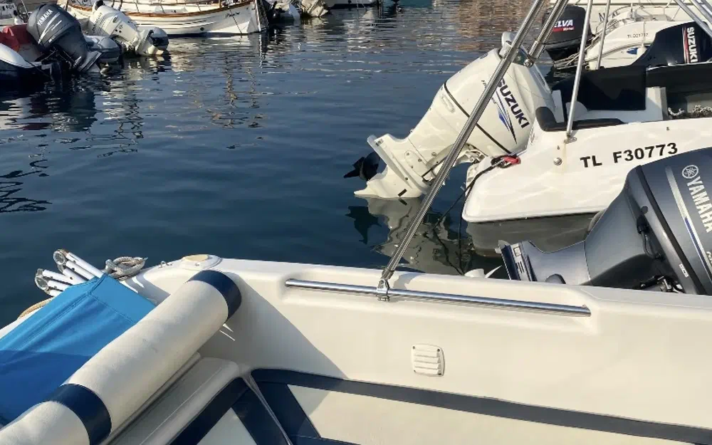 slider 1 Quicksilver 650 Cruiser