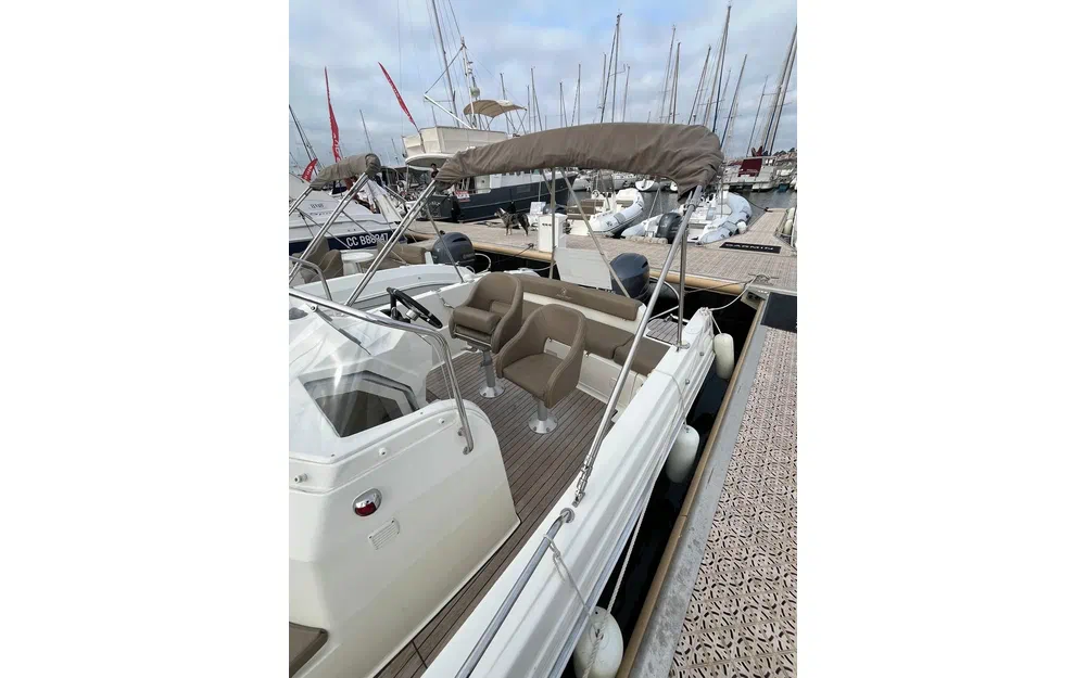 slider 7 Pacific Craft 625 Open