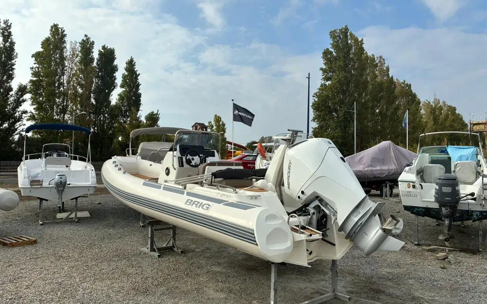 slider 1 Brig EAGLE 6.7 hypalon