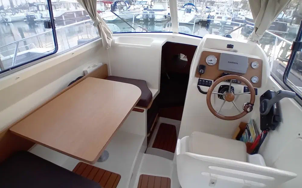 slider 4 Jeanneau Merry Fisher 725