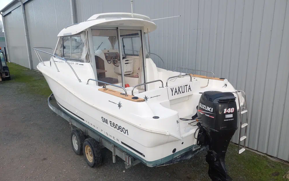 slider 2 Jeanneau Merry Fisher 725