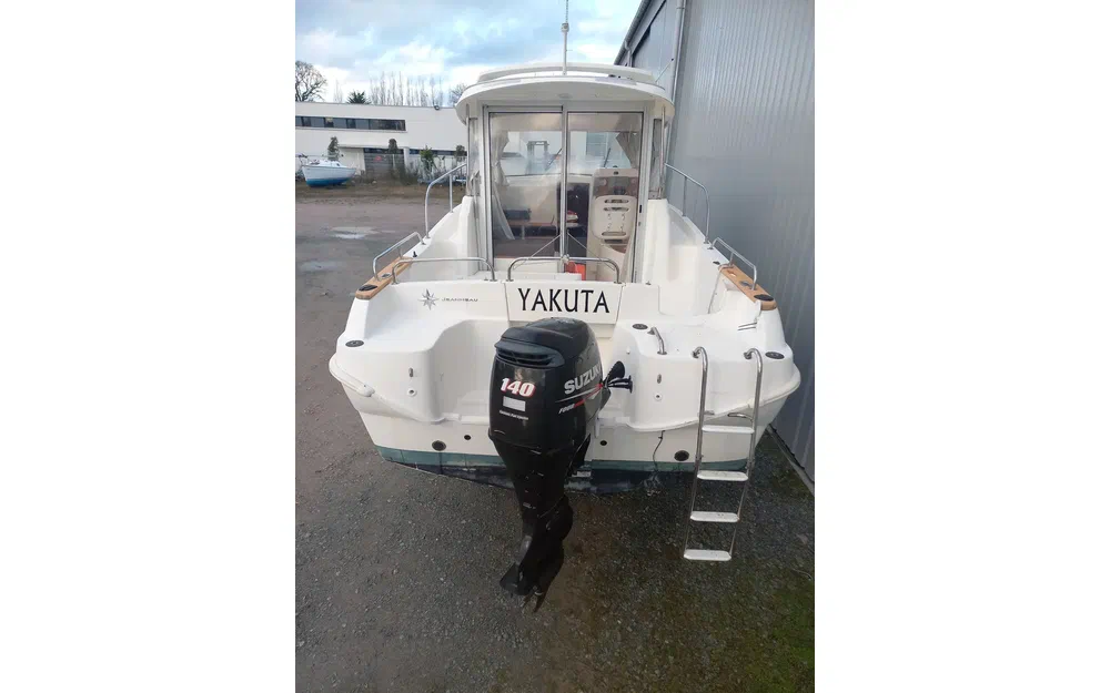 slider 6 Jeanneau Merry Fisher 725