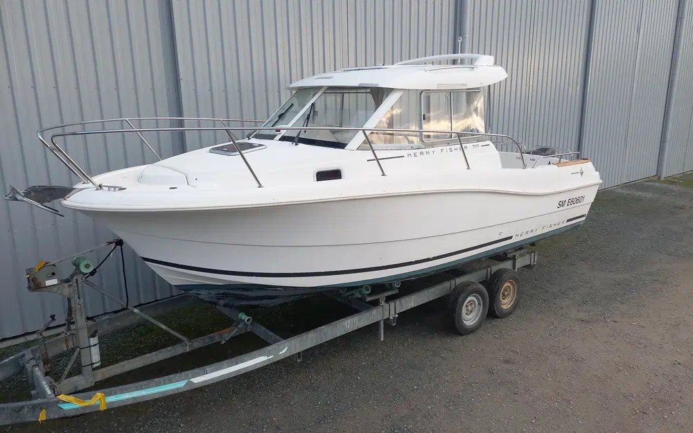 slider 1 Jeanneau Merry Fisher 725