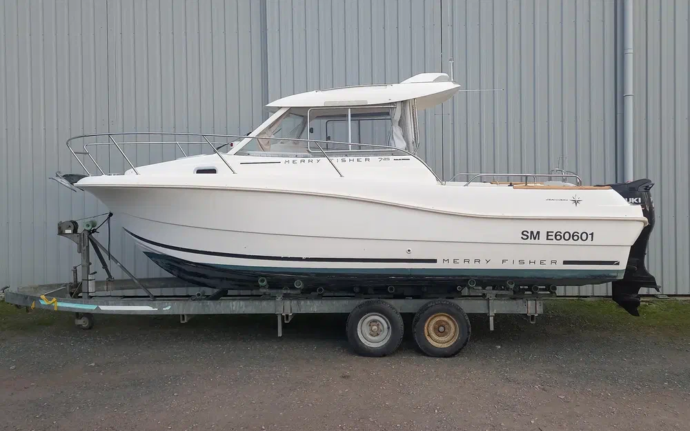 slider 0 Jeanneau Merry Fisher 725