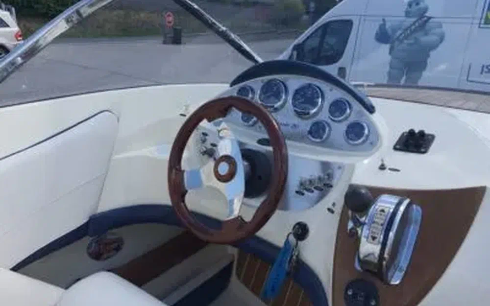 slider 4 Guernsey 20