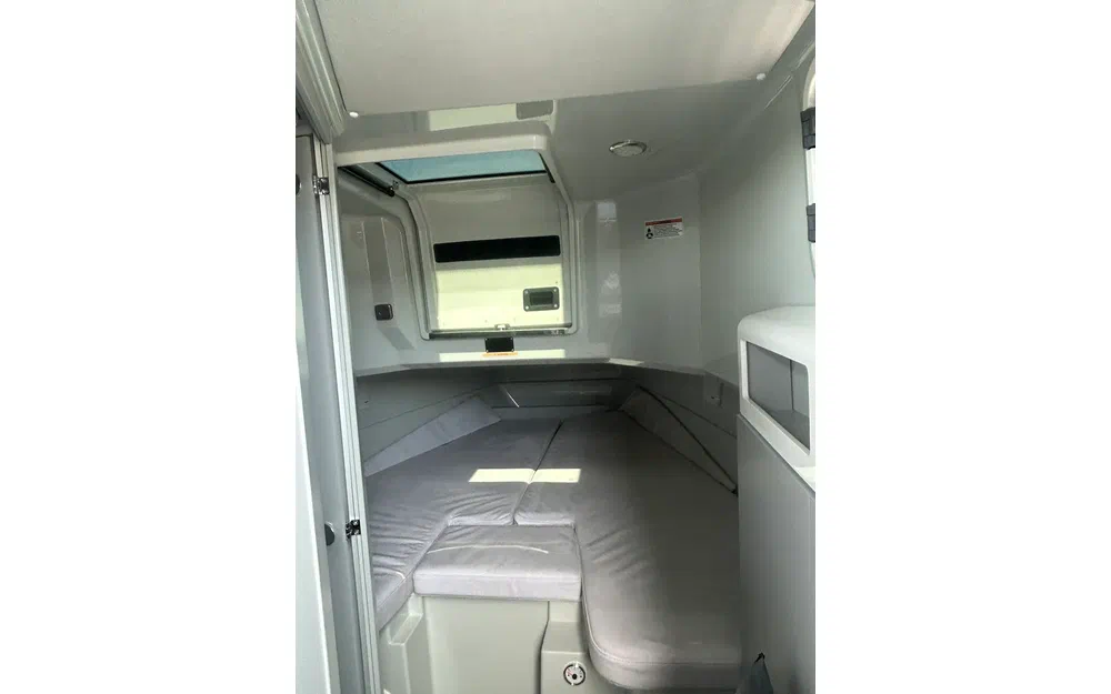 slider 6 XO Boats DFNDR 9