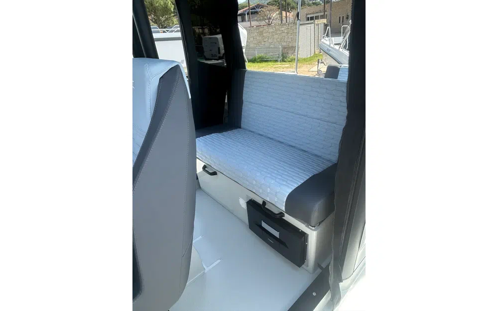 slider 3 XO Boats DFNDR 9