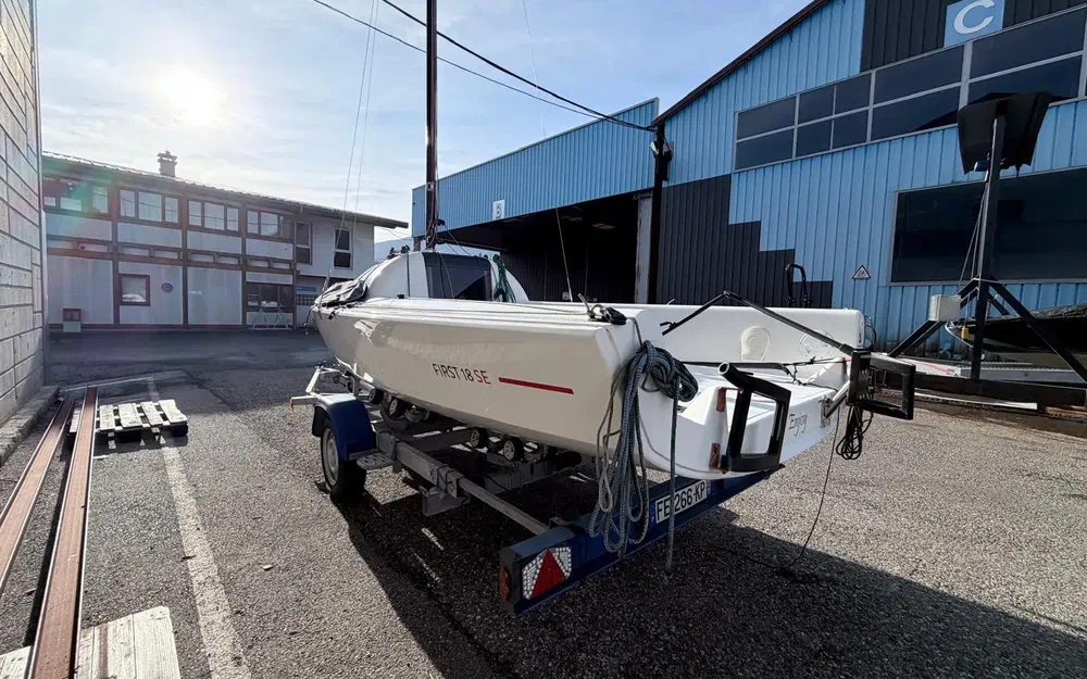 slider 0 Beneteau First 18 SE