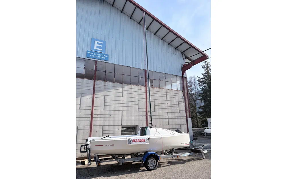 slider 1 Beneteau First 18 SE