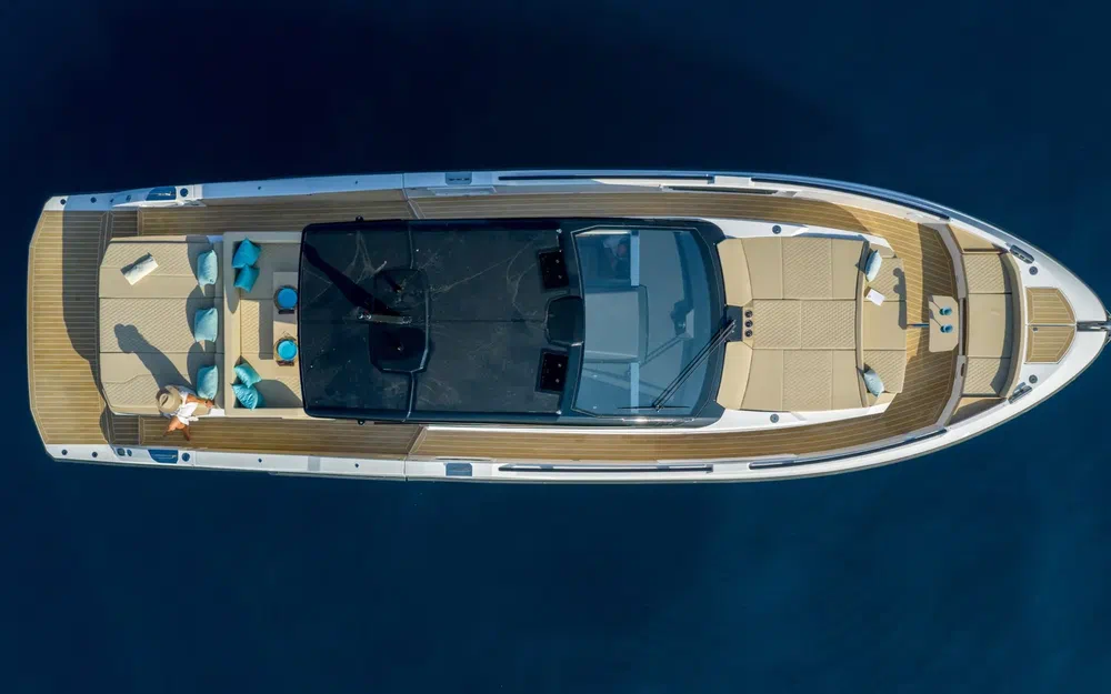 slider 6 Rio Yachts Le Mans 50