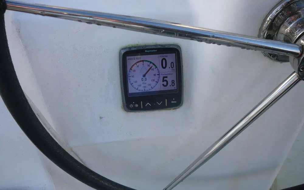 slider 10 Dufour 380