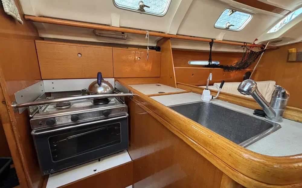 slider 9 Beneteau First 33.7