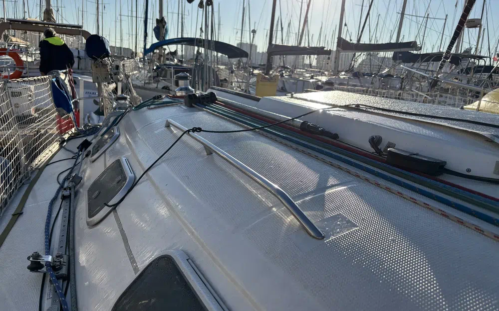 slider 6 Beneteau First 33.7