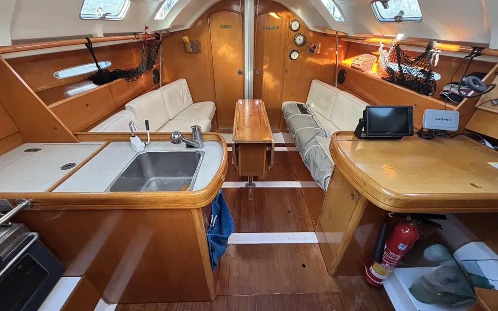 slider 8 Beneteau First 33.7