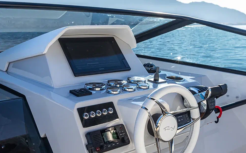 slider 4 Rio Yachts DAYTONA 35 CLASSIC