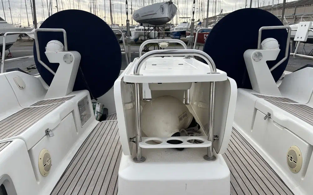 slider 11 Jeanneau Sun Odyssey 49