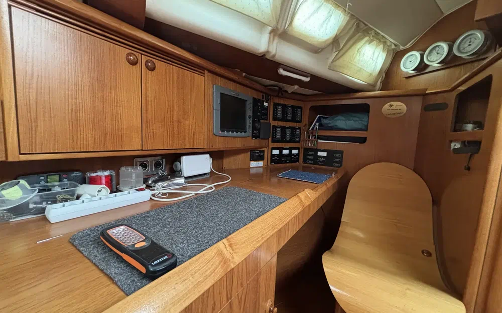 slider 13 Jeanneau Sun Odyssey 49