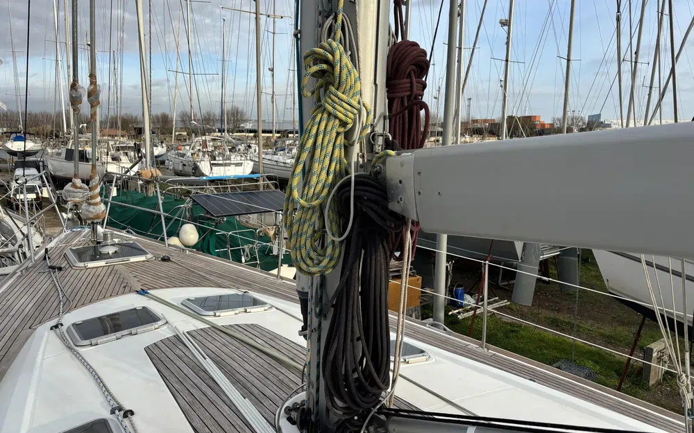 slider 7 Jeanneau Sun Odyssey 49