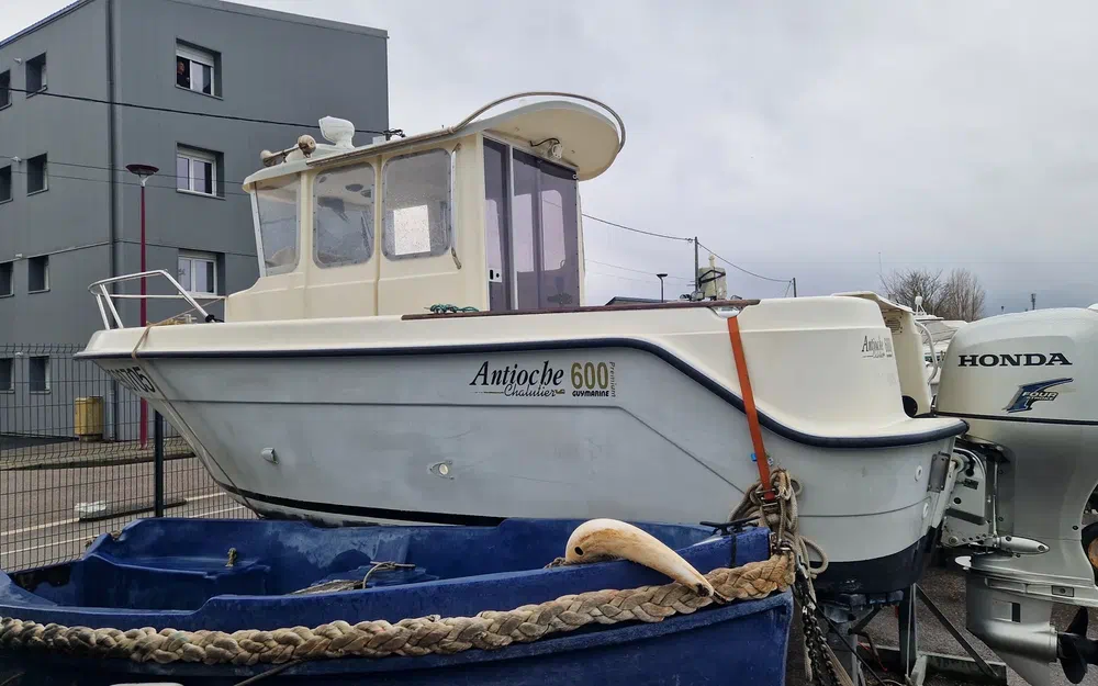 slider 4 Guymarine Antioche 600 Chalutier