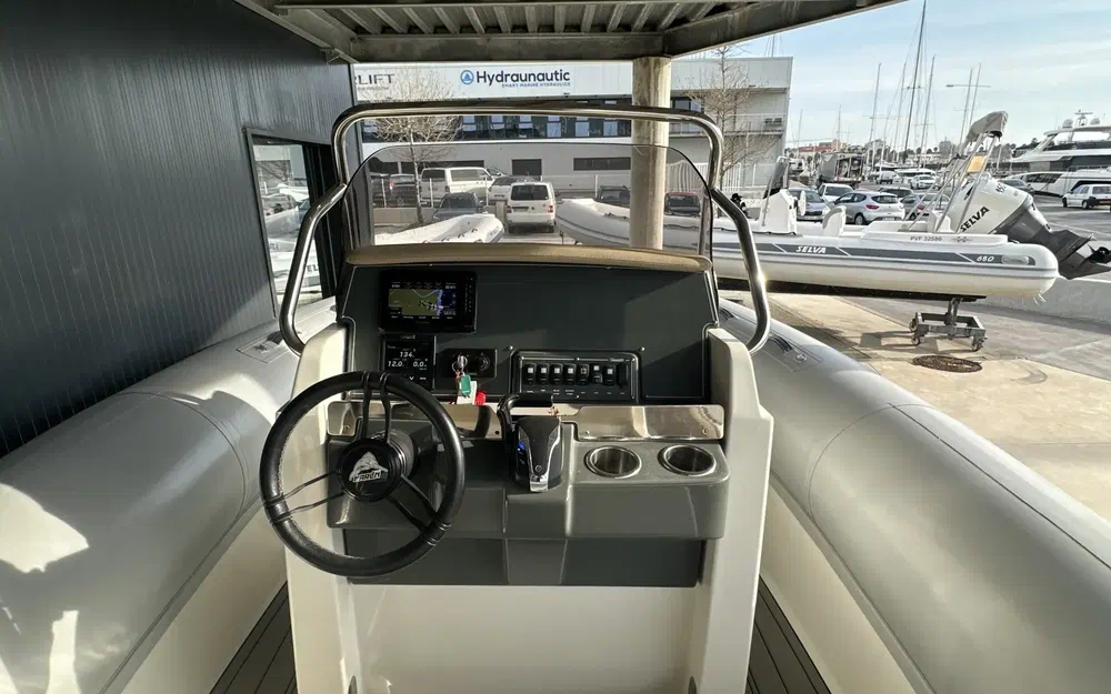 slider 5 Marlin Boat MARLIN 24X