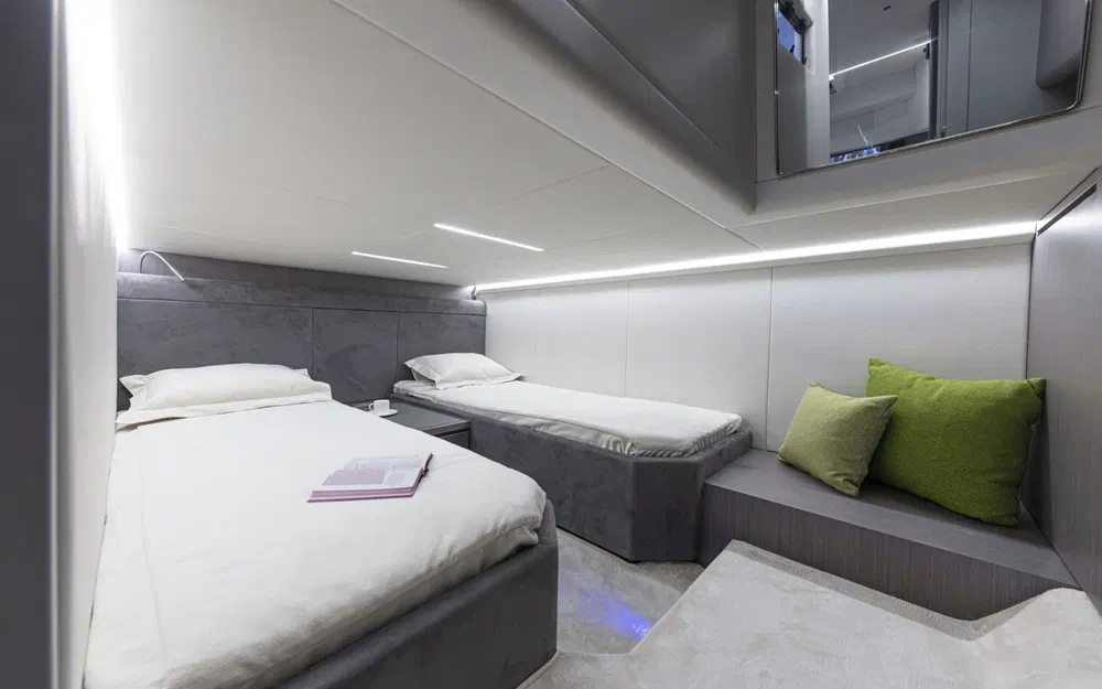 slider 13 Rio Yachts Daytona 45