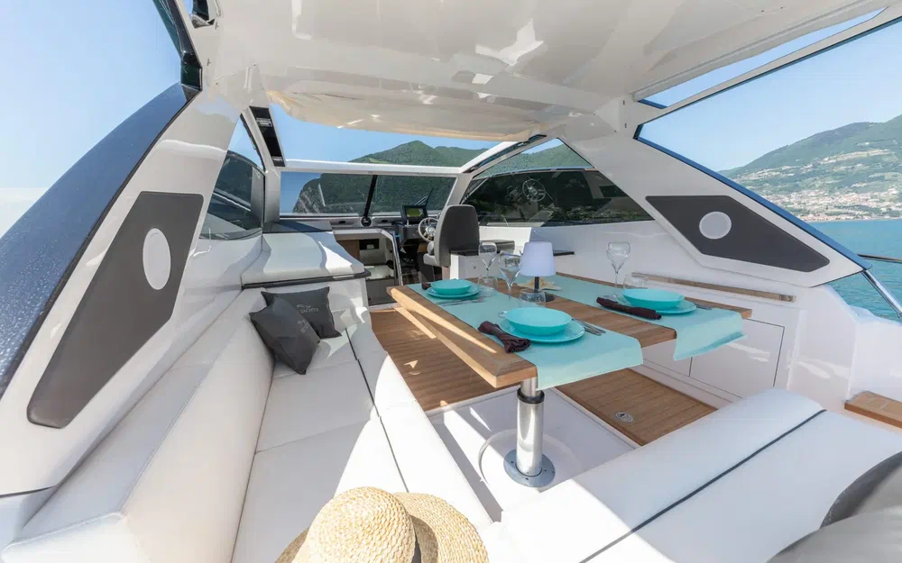 slider 5 Rio Yachts Parana 40